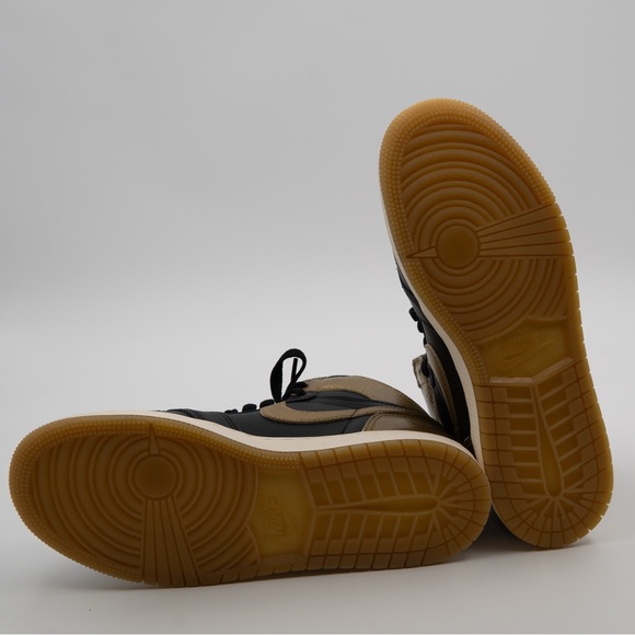 NIKE AIR JORDAN 1 High OG in Metallic Gold. SZ. 10M ** NEW WITH BOX ** - Picture 6 of 10